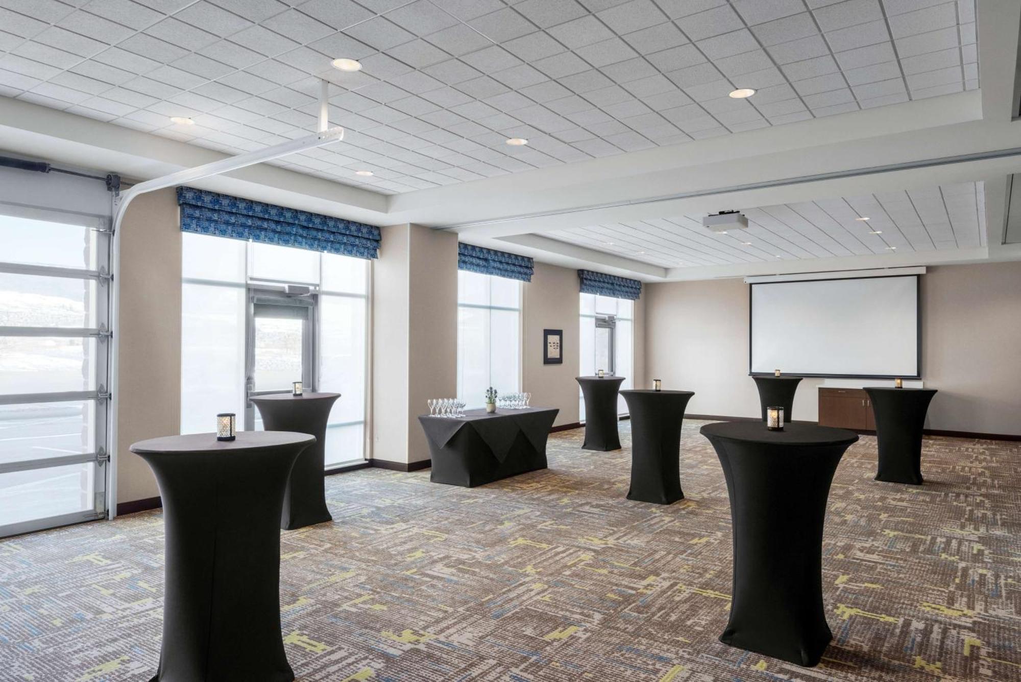 Hampton Inn & Suites Kelowna, British Columbia, Canada Εξωτερικό φωτογραφία