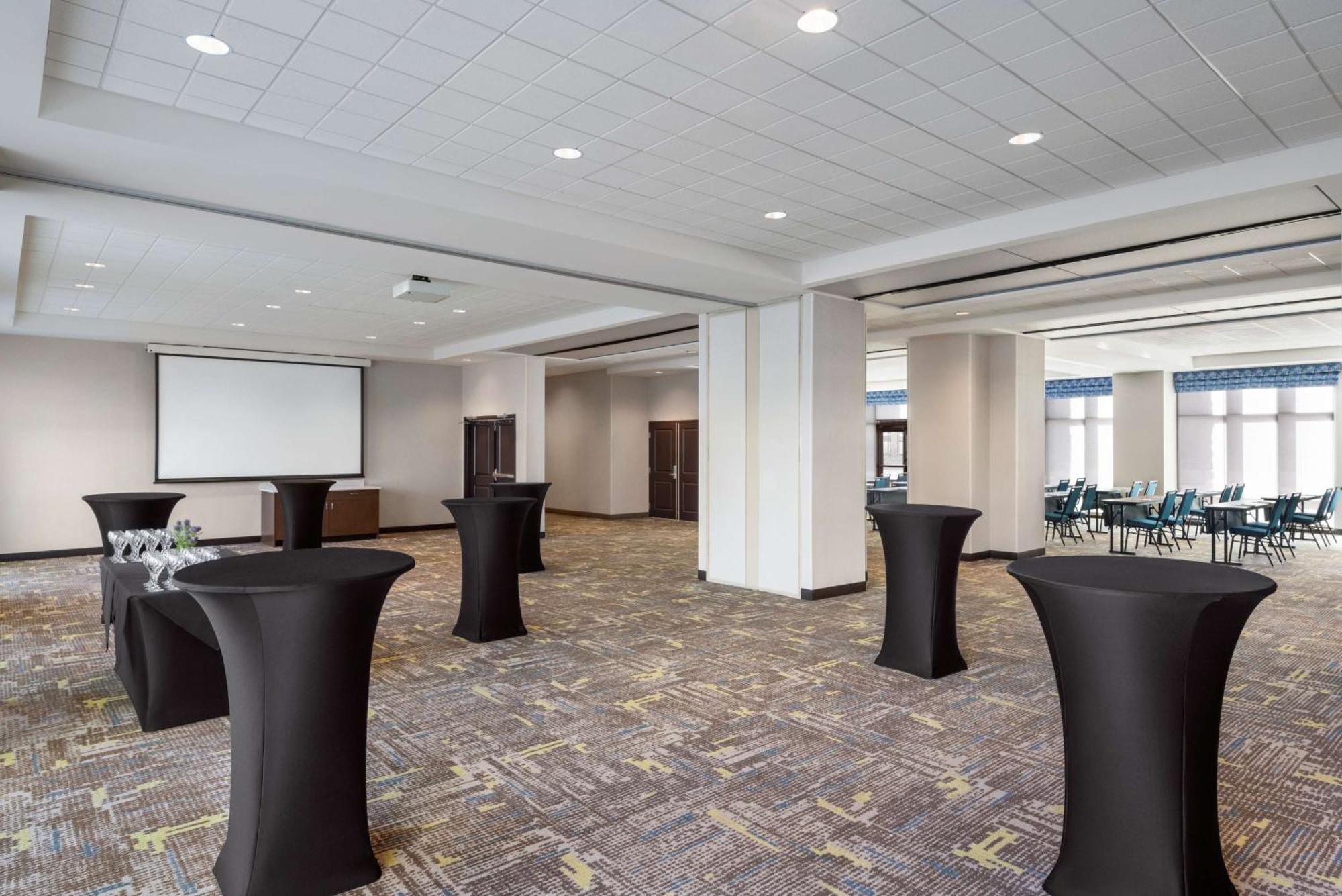 Hampton Inn & Suites Kelowna, British Columbia, Canada Εξωτερικό φωτογραφία